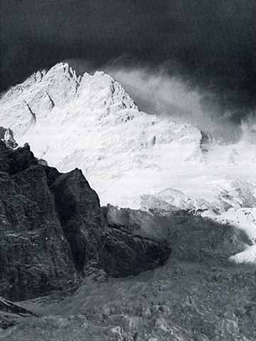 
Manaslu West Face - To The Top Of The World (Reinhold Messner) book cover
